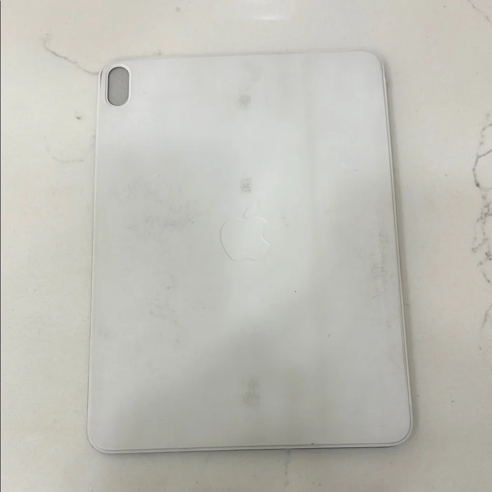 Apple White Tri-Fold Tablet Cover for 4th Gen IPad